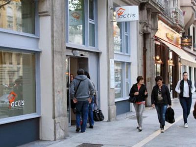 UNE Agence Berriat d'Actis, cours Jean Jaurès, dont dépend le logement de la famille sous le coup d'une expulsion depuis février 2019 © Véronique Magnin – placegrenet.fr