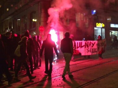 Environ 300 personnes s’étaient réunies le 10 février à Grenoble, pour réclamer "Justice pour Théo", le jeune homme victime de graves violences policières.© Joël Kermabon - Place Gre'net