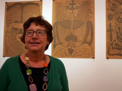 Geneviève Charlotte galeriste à la galerie Alter-Art à Grenoble