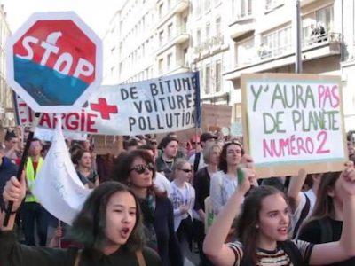 Marche du siècle à Grenoble, samedi 16 mars face à l'état d'urgence climatique. © Diane Hentsch - Placegrenet.fr