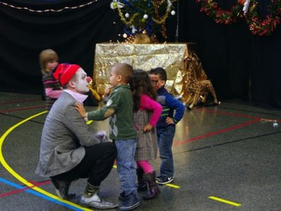 Le pôle solidarité de la Fédération de l’Isère du Secours populaire français organisait, du 20 au 23 décembre, son libre-service de Noël à Échirolles.
