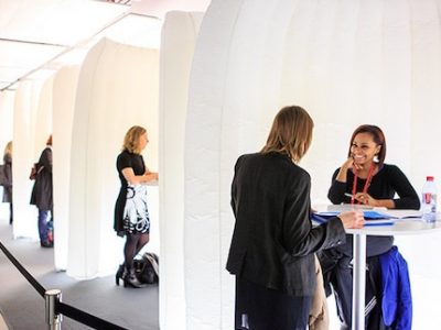 Recrutement de cadres lors d'un salon de l'Apec à Lyon. © Apec