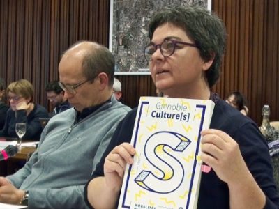 Le Conseil municipal de la ville de Grenoble a voté ce lundi 6 février une délibération cadre définissant un nouveau contrat avec les opérateurs culturelsCorinne Bernard, adjointe à la culture lors du conseil muncipal du 6 février 2017. © Joël Kermabon - Place Gre'net