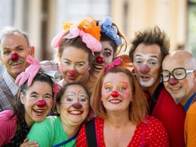 Soleil rouge clowns CHU Grenoble