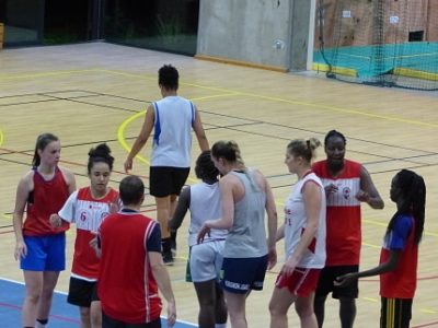 Les joueuses de la NF1 du BCTM s'entrainent au gymnase du Charlaix avant le match de samedi 20 mai. © Giovanna Crippa- Place Gre'net
