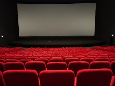 Cinémas : Une salle de cinéma vide Pathé Chavant
