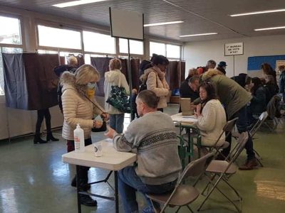 Éric Piolle et Christophe Ferrari signent la déclaration pour donner le droit de vote aux résidents étrangers