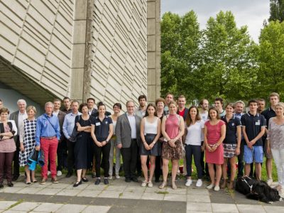 Les sportifs de haut niveau de l'UGA et Lise Dumasy, Presidente de la COMUE. Crédit photo : Université Grenoble-Alpes.