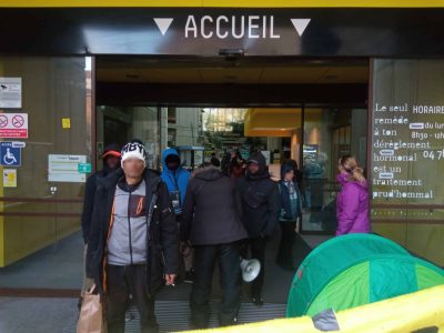 Le Dal 38 occupe la Métropole de Grenoble pour dénoncer des expulsions sans relogement quartier Villeneuve