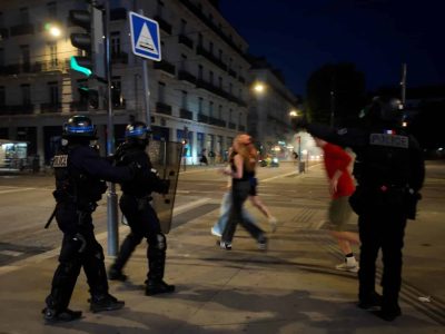 Chardon Bleu, PSG... Les réactions politiques après un "week-end de violence" en centre-ville de Grenoble