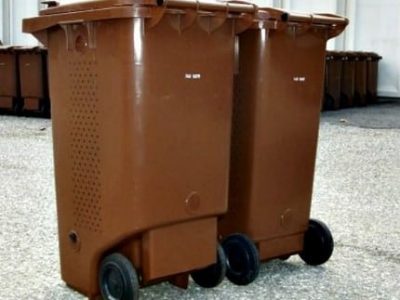 dechets alimentaires poubelles marrons couv