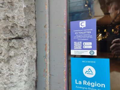 Des commerçants grenoblois ouvrent à tous (et toutes) leurs sanitaires via l'application Ici Toilettes