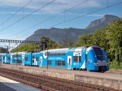 Une rame TER Auvergne-Rhône-Alpes. La SNCF a annoncé un programme de 110 millions d'euros d'investissements pour améliorer la régularité de la liaison Grenoble-Lyon. © Grenoble-Alpes Métropole.