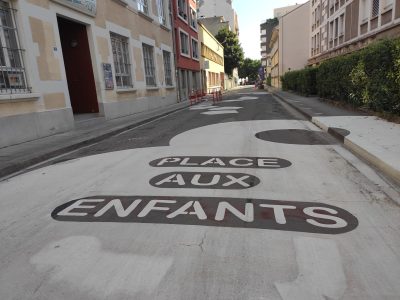 Quatre chantiers en cours ou à venir pour de nouvelles Places aux enfants devant des écoles de Grenoble