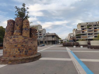 "Aidez-nous, par pitié!" : des habitantes de la Villeneuve à Grenoble dénoncent les squats massifs place des Géants