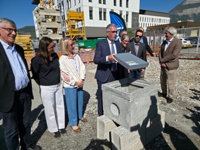 Pose de la première pierre du Pôle de conservation des musées de l'Isère, rue Georges-Perec, à Saint-Martin-d'Hères. © Joël Kermabon - Place Gre'net