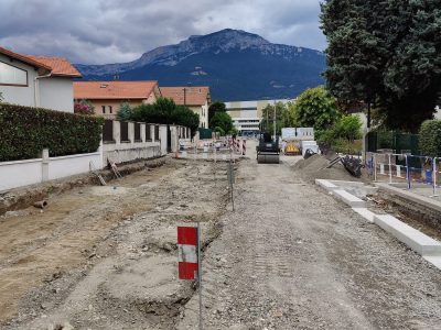 Une riveraine dénonce le projet (et les travaux) de piétonnisation Place aux enfants dans la rue Maupassant de Grenoble